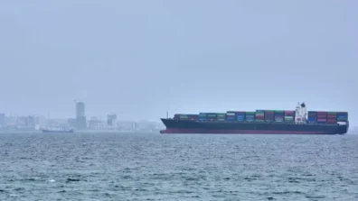 قائد الجيش الباكستاني يبلغ ترمب بأن حصار موانئ إيران يعرقل المحادثات