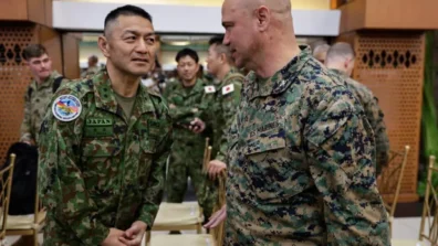 الصين تحذر أميركا والفلبين واليابان من «اللعب بالنار» بعد بدء مناورات مشتركة