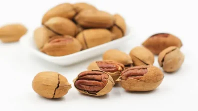 فوائد تناول جوز البيكان في علاج التهاب المسالك البولية