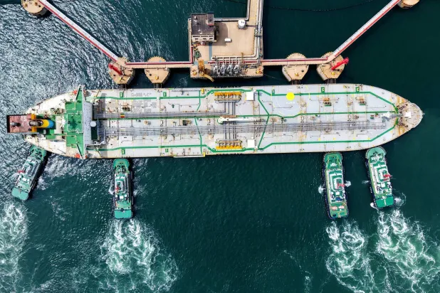 مع تشديد الحظر… الصين تُقلّص صادرات الوقود دون حظرها