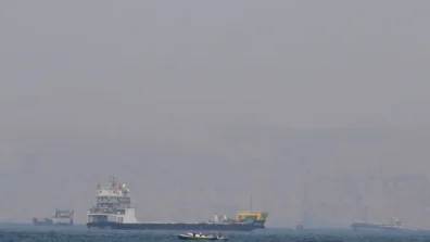 مصادر: ترجيح وجود معدات لاستخدام مزدوج على سفينة إيرانية احتجزتها أميركا