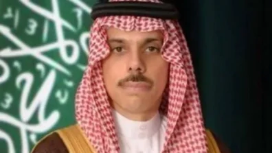 وزير الخارجية السعودي يبحث المستجدات مع نظيريه الكويتي والعماني