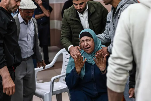 المستوطنون يقتلون فلسطينيين في استهداف لمدرسة قرب رام الله