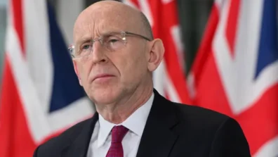 مخططون عسكريون يناقشون في لندن إعادة فتح مضيق هرمز