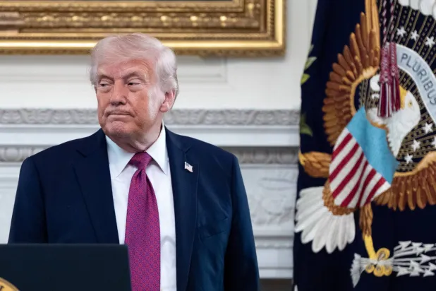 «أكسيوس»: ترمب يدرس تمديد إعفاء لتسهيل شحن النفط بأميركا