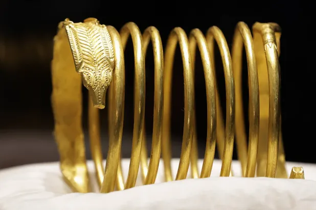 الذهب يرتفع بعد تمديد أميركا لوقف النار مع إيران