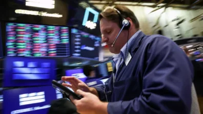 بعد قرار التمديد «غير المشروط»… العقود الآجلة الأميركية تكتسي بالأخضر