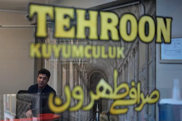 الحرب قد تدفع الإيرانيين في تركيا للعودة إلى بلادهم