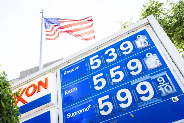 «إكسون» تدرس بيع شبكة محطاتها في هونغ كونغ بصفقة قد تصل لمئات الملايين