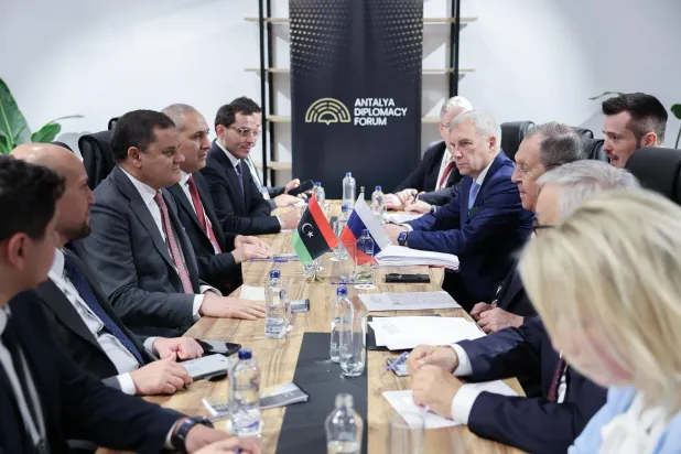 روسيا تعزّز انخراطها بين أفرقاء ليبيا بالتوازي مع تنامي الدور الأميركي