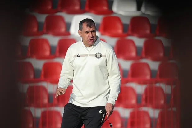 كاريلي: نقاط الأخدود مفتاح ضمان بقاء ضمك في الدوري