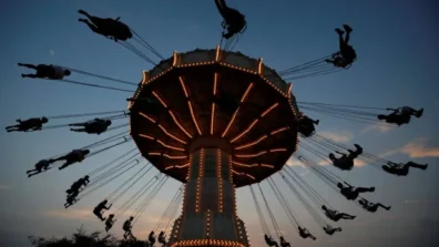 مأساة في مدينة ملاهي: احتجاز عاملة داخل لعبة يؤدي إلى وفاتها