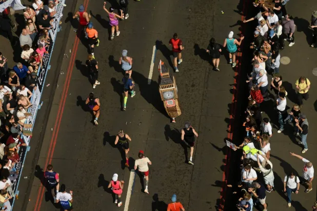 منظمو ماراثون لندن يجرون مفاوضات لتنظيم سباق 2027 على مدار يومين