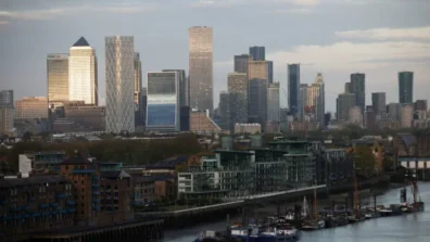 عجز موازنة بريطانيا يتراجع لأدنى مستوى في 6 سنوات