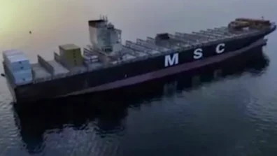 مسؤول إيراني: طهران بدأت تتلقى رسوماً على عبور مضيق هرمز