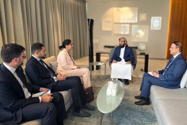 اليمن يلوّح بورقة القوة إذا رفض الحوثيون السلام