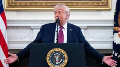 ترمب يأمر باستهداف الزوارق الإيرانية