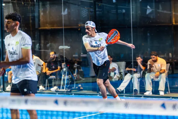 دوري البادل السعودي يقترب من تتويج أبطاله