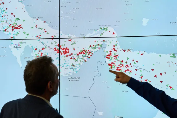 «هاباغ-لويد» تُعلن عبور إحدى سفنها مضيق هرمز
