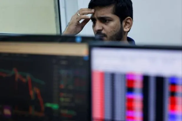 «جيه بي مورغان» يخفض تصنيف الأسهم الهندية مع تصاعد مخاطر الطاقة وارتفاع التقييمات