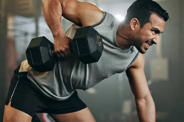 حركات بطيئة… نتائج أقوى: تمارين خفيفة تُعزّز العضلات بلا إرهاق