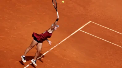 «دورة مدريد»: ماكنالي تتخطى مبوكو بسهولة