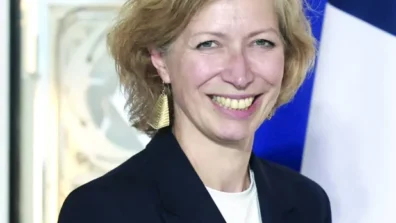 لوجاندر تبحث عن توجه جديد لـ«العالم العربي» في باريس