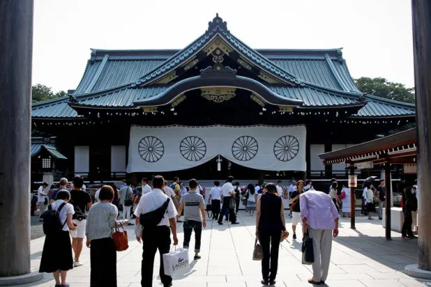 كوريا الشمالية تنتقد تقديم رئيسة وزراء اليابان قرباناً لضريح ياسوكوني