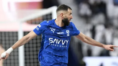 بنزيمة يفتح باب «العودة الكبرى» لـ«الديوك»