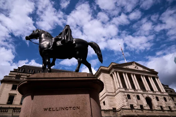 بين ضغط الأسواق وقلق الطاقة… هل يرفع بنك إنجلترا الفائدة الخميس؟