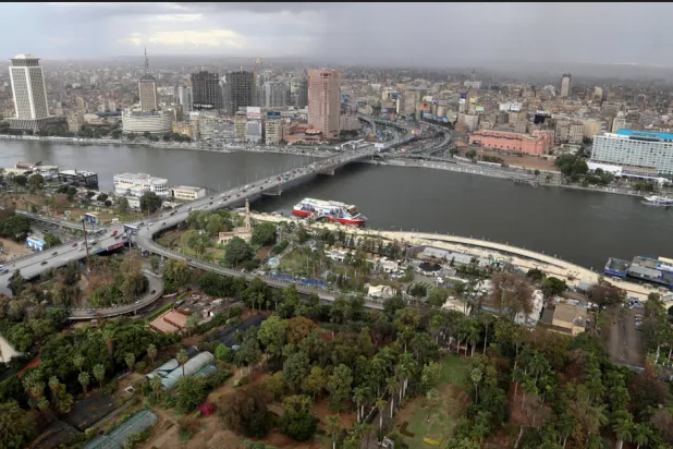 الحكومة المصرية للسيطرة على الأسواق رغم «تذبذبات الدولار»