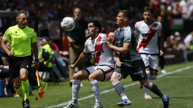 «لا ليغا»: فاييكانو يتعادل مع ريال سوسيداد في مواجهة مثيرة