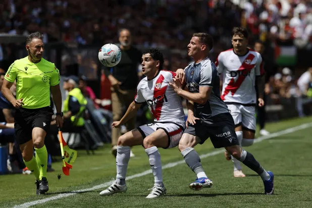 «لا ليغا»: فاييكانو يتعادل مع ريال سوسيداد في مواجهة مثيرة