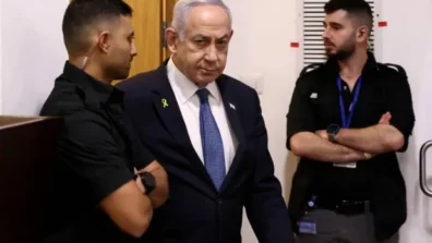 نتنياهو يتلقّى صدمتين: أكبر منافسَيه يندمجان حزبياً… والعفو يبتعد