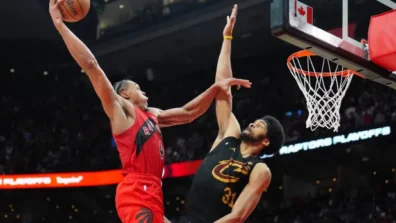 «إن بي إيه»: تورونتو يهزم كليفلاند ويعادل السلسلة