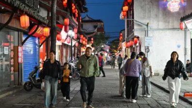 الأرباح الصناعية والتكنولوجيا يدفعان أسهم الصين وهونغ كونغ للارتفاع