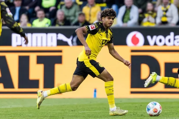 ماثيس ألبرت… موهبة أميركية شابة تكتب التاريخ مع دورتموند