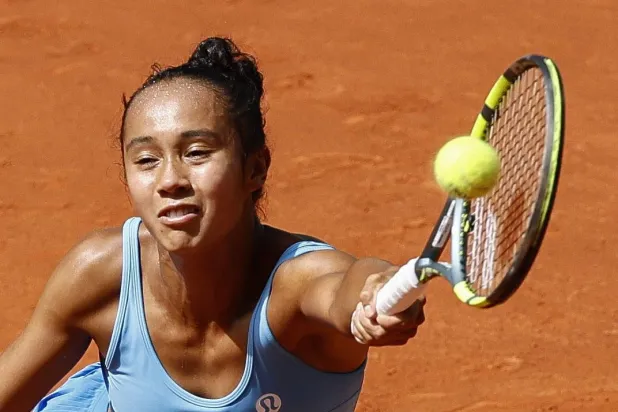 «دورة مدريد»: الكندية فرنانديز تتقدم بثبات