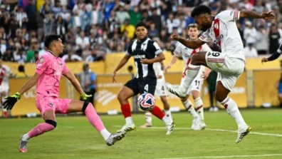 حارس سرقسطة يعتذر بعد لكم قائد هويسكا