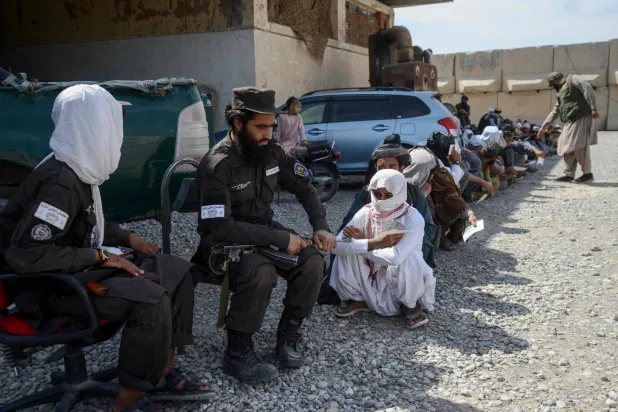 «طالبان» تعلن مقتل 4 أشخاص وإصابة 70 بهجمات باكستانية