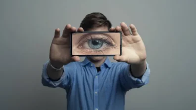 «المراقبة الحسّية» تحوّل الحياة اليومية إلى مجموعة أدلة