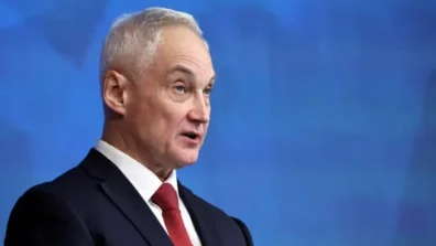 وزير الدفاع الروسي يجري محادثات مع نائب وزير الدفاع الإيراني