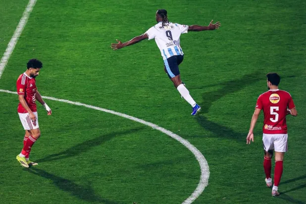 «الدوري المصري»: بيراميدز يُسقط الأهلي «بالثلاثة» ويضغط على الزمالك