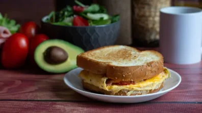 وجبة الإفطار والنوم وزيت السمك… أسرار لاكتساب المرونة النفسية