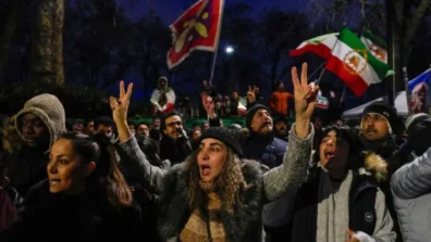 بريطانيا تستدعي سفير إيران بسبب منشورات «غير مقبولة» للبعثة