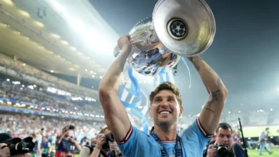 جون ستونز: عشت لحظات مذهلة مع غوارديولا