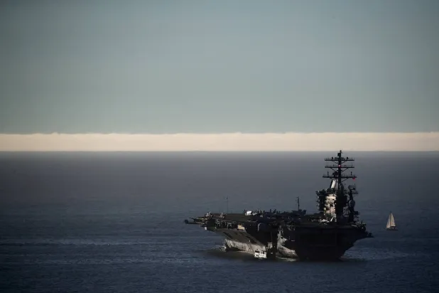 مناورات عسكرية أرجنتينية – أميركية بمشاركة حاملة الطائرات «نيميتز»