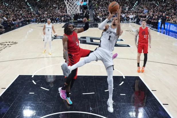 «بلاي أوف»: ويمبانياما يقود سبيرز إلى الدور الثاني لأول مرة منذ 2017