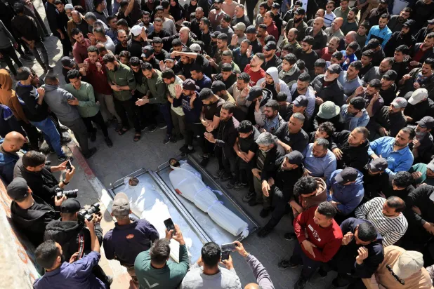 مقتل مُسعف فلسطيني في غارة إسرائيلية على شمال غزة