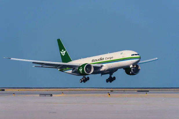 «الخطوط السعودية» تخفض تكاليف شحن الأدوية والمستلزمات الطبية 50 في المائة